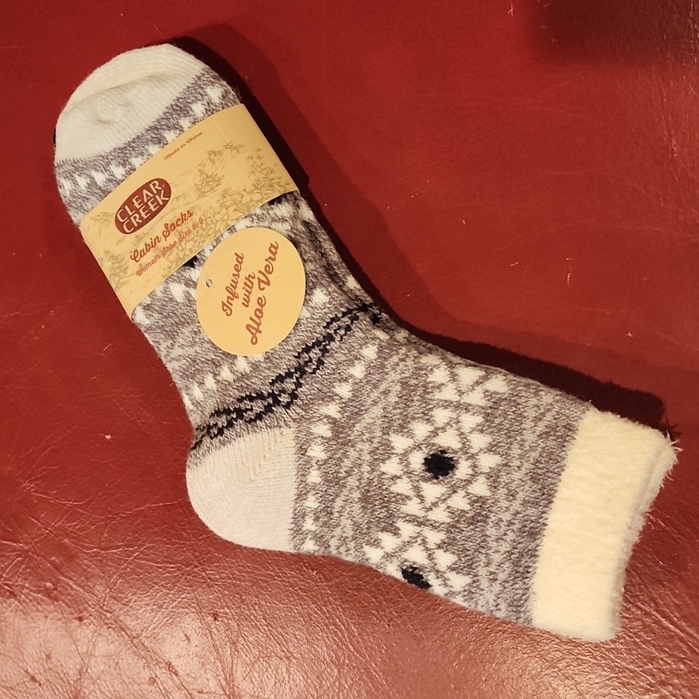 NWT Clear Creek: Cabin Socks, Aloe Infused, Kahki/Cream/Black, W-Shoe-size 5-9